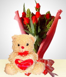 �lgin� Hediyeler 15 cm boyutlar�nda 1 adet kapli ay� ve 7 adet yapay g�l buketi 